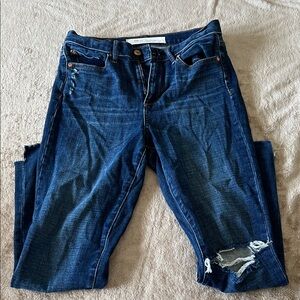 GAP Women's Dark Blue Skinny Jeans with Knee Rips